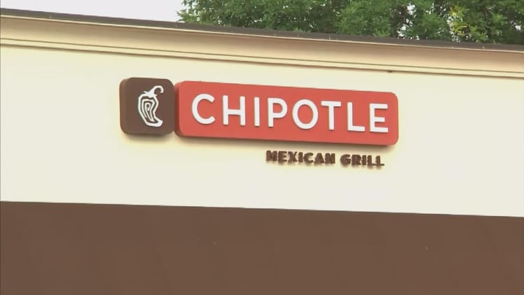 Chipotle offering alcoholic drink deals
