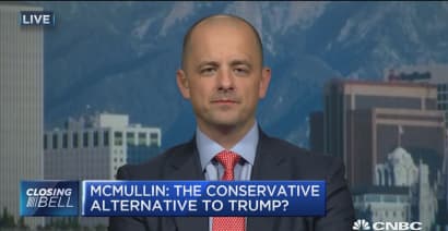 Independent candidate McMullin gives econ. plan