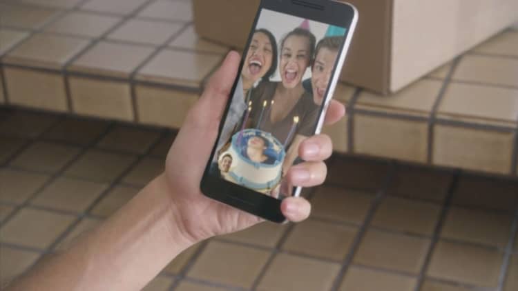 Google Duo steps into the video chat space