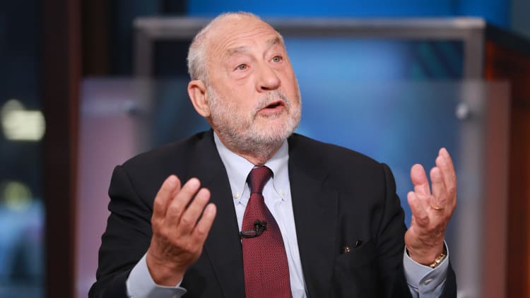 Nobel winner Joseph Stiglitz takes on President Trump's trade policy