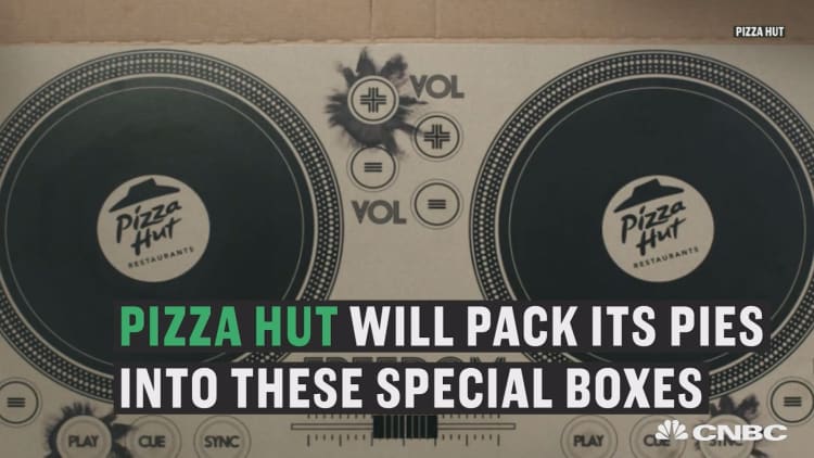 Down. Set. Pizza Hut, Hut! Pizza Hut® Debuts Playable Flick