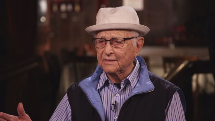 TV icon Norman Lear: This is the problem with binge watching
