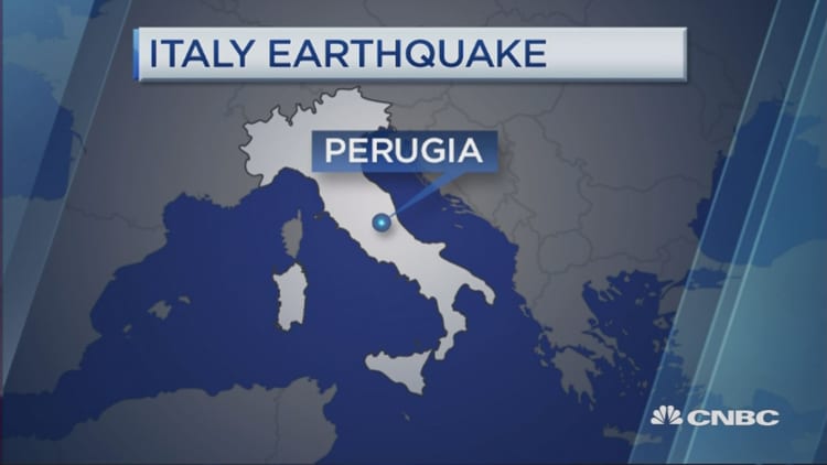 Strong earthquake strikes central Italy