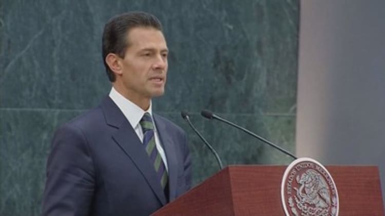 Mexico President insists he will never pay for border wall