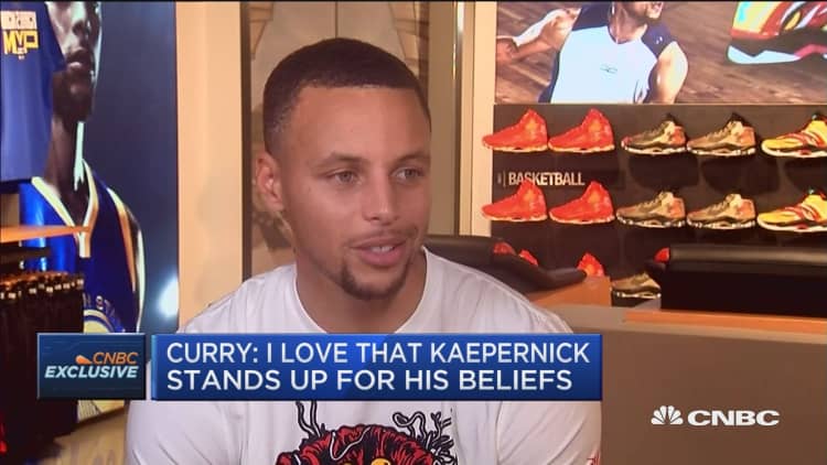 Curry: I love that Kaepernick stands up for his beliefs