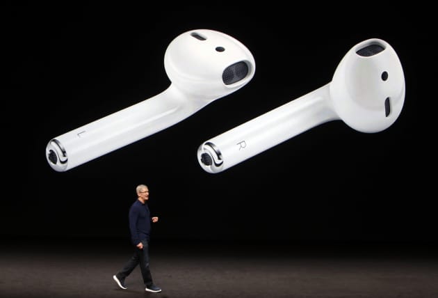RT: Airpods for the new iPhone 7with Tim Cook 160907