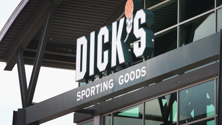 Cramer: I question the negativity around Dick's Sporting Goods