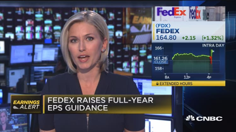 FedEx raises full-year EPS guidance