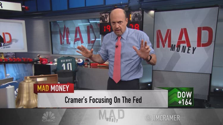 Cramer: While Washington does nothing, the Fed has the working person's back