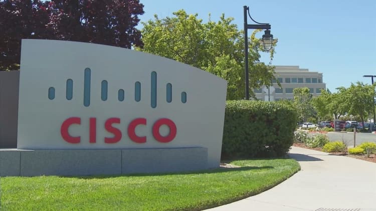 Salesforce and Cisco team up on cloud communication