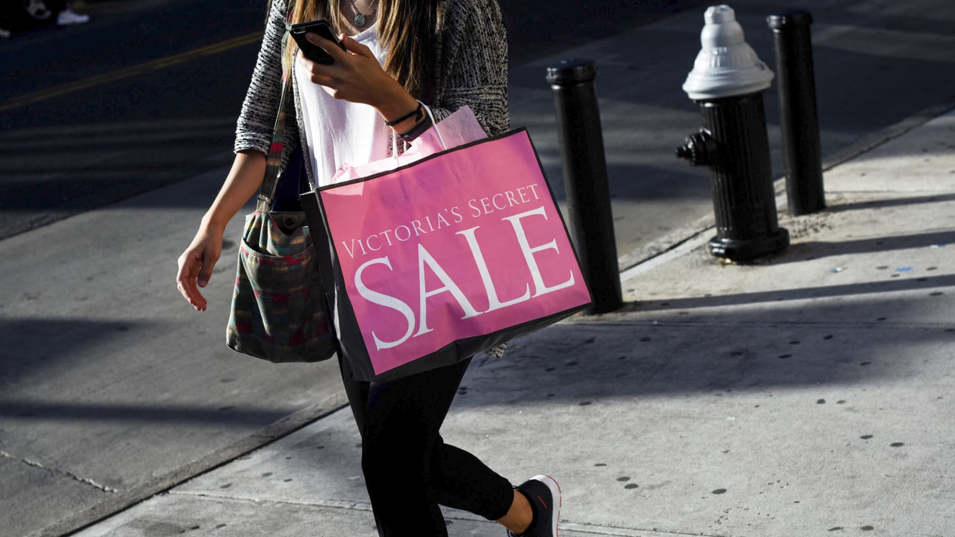 Victoria's Secret Owner L Brands (LB) Sees Store Closures Ahead - Bloomberg