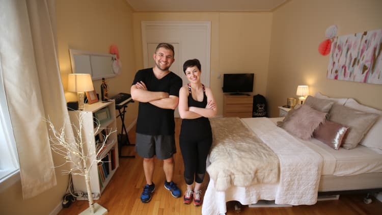 Pay this couple to unpack your home