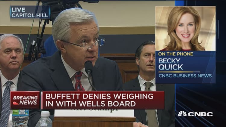 Buffett denies Kass report on Wells Fargo