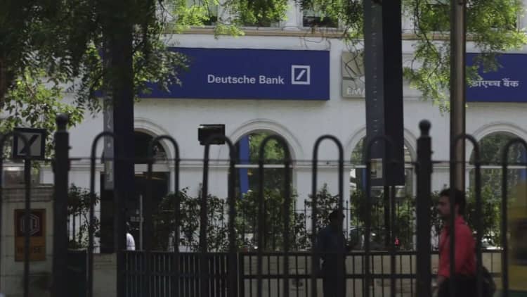 Analysts call Deutsche Bank bailout 'political suicide' for Merkel