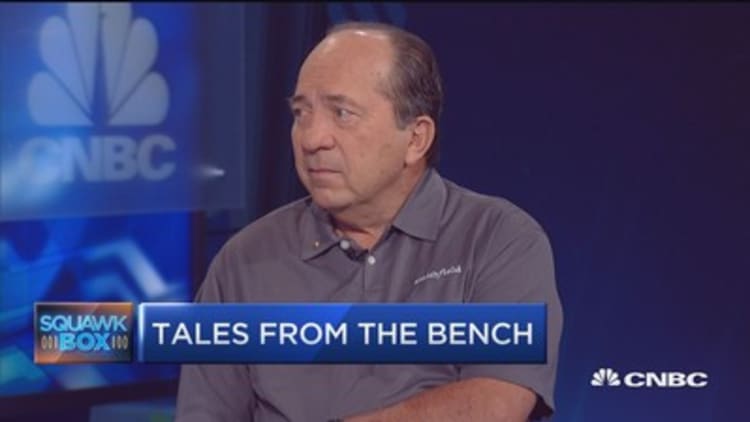 Johnny Bench introduces anti-bullying app 