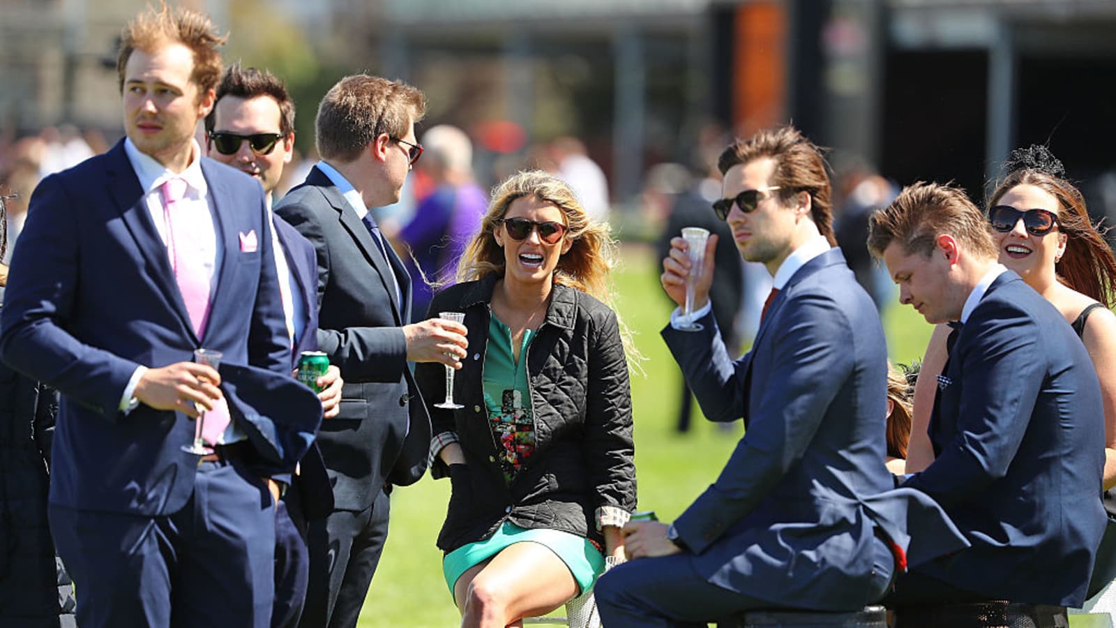 8 ways rich people view the world differently than the average person