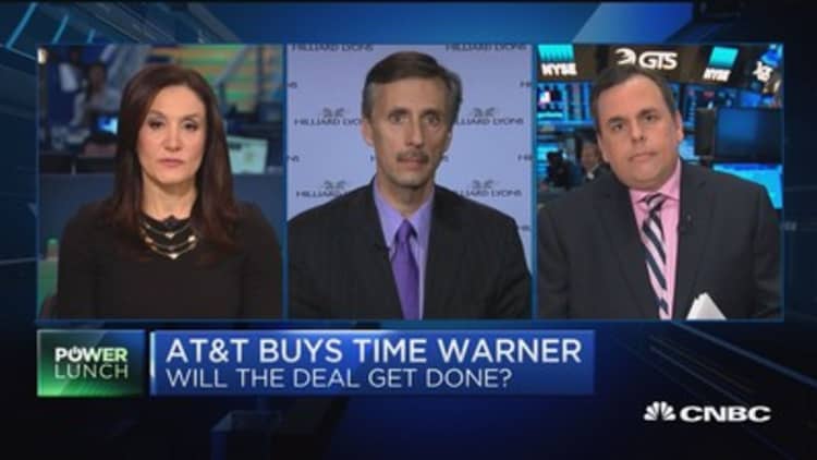 Analyst on AT&T: Merger doesn't change anything