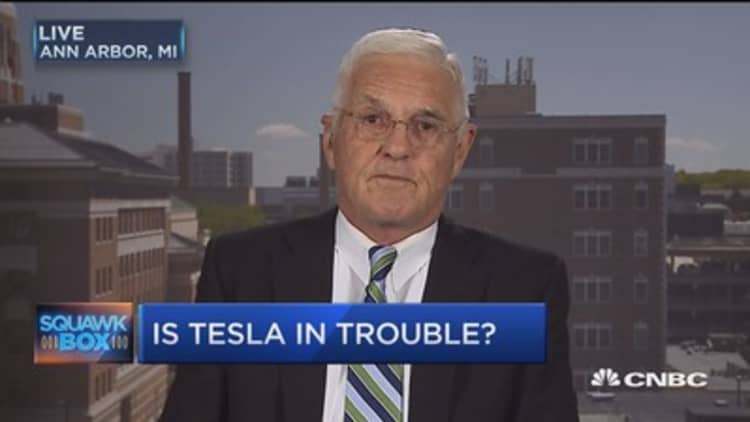 Tesla supporters like members of a religious cult: Bob Lutz
