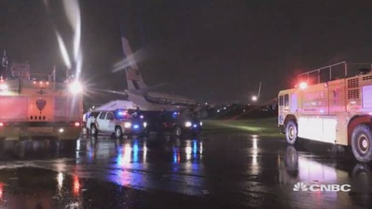 Plane carrying Gov. Pence skids off runway in NYC