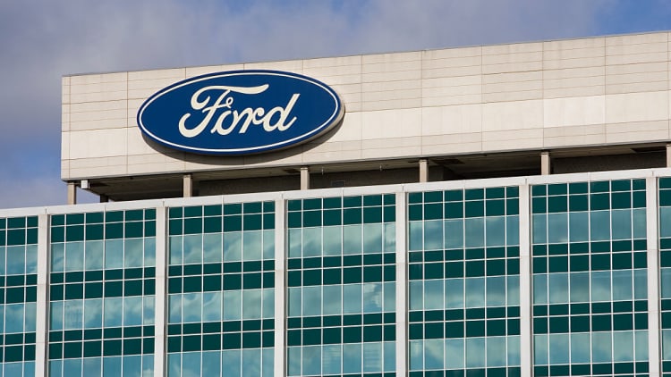 Ford shuts down Dearborn plant after worker tests positive for Covid-19