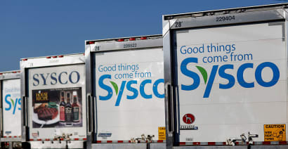 Sysco drops food delivery minimums to help restaurants cope with virus headwinds