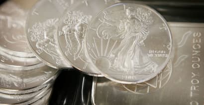 Op-Ed: Want to trade gold rally? Go for silver