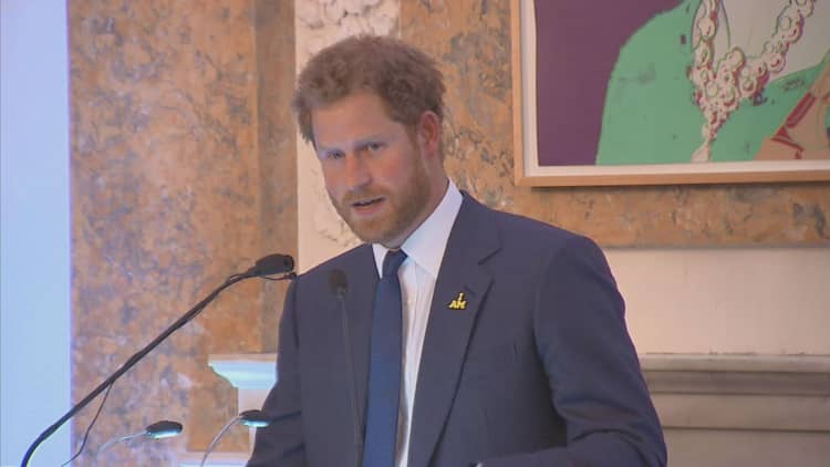 Prince Harry calls out media for intruding into girlfriend's private life