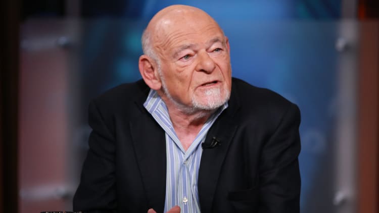 Billionaire Sam Zell disagrees with Buffett, saying Obamacare repeal is not a gift for the rich