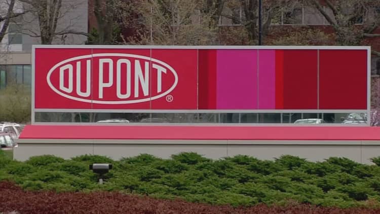 DuPont eliminates pension contribution for active employees