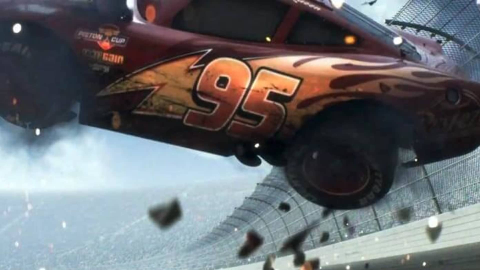 Cars 3 - Lightning McQueen Crash Explained 
