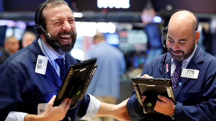 Wall Street seeks to extend record run
