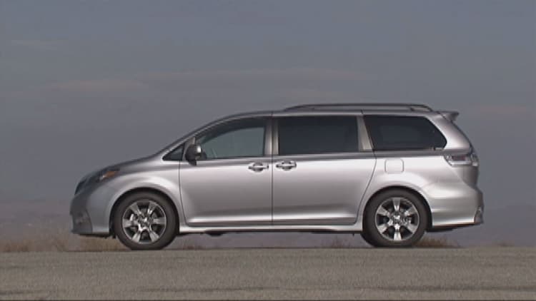 Toyota recalls 744K Sienna minivans in US