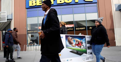 Best Buy shares pop on earnings beat during holiday season