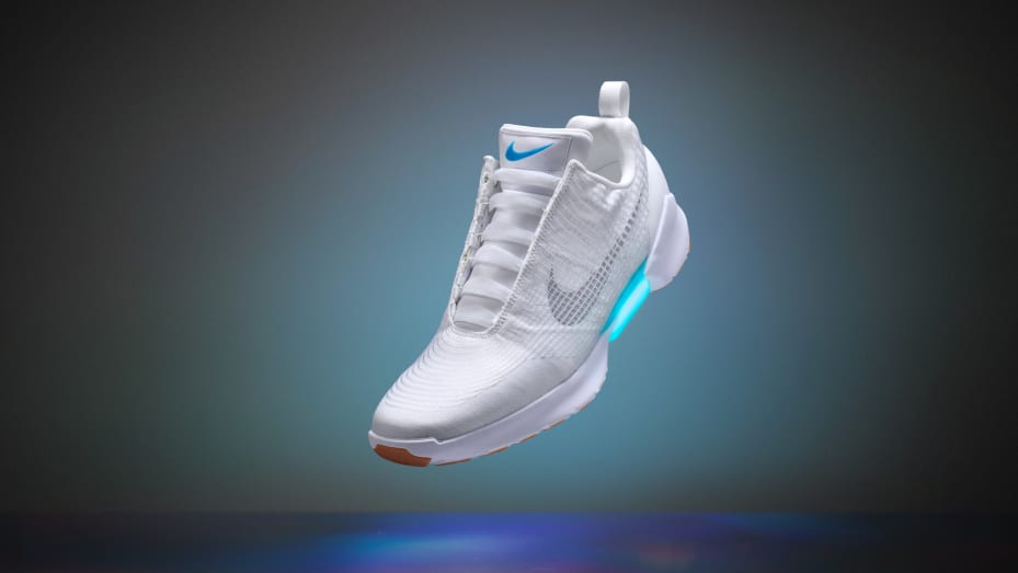 taquigrafía Herencia Descongelar, descongelar, descongelar heladas You can now buy Nike's $720 'Back to the Future II' sneakers, plus other  favorite movie-inspired products