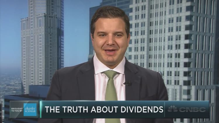 Investors committing the “free dividends fallacy”? 