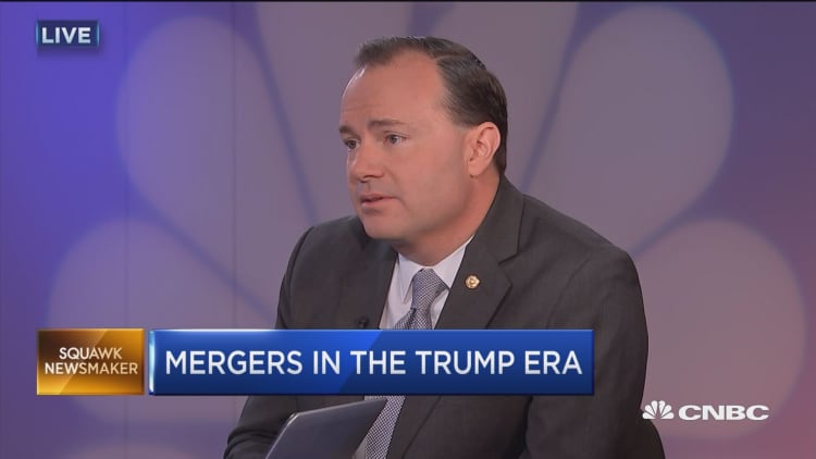 Sen. Lee: Looking at whether AT&T-Time Warner merger will impact consumers