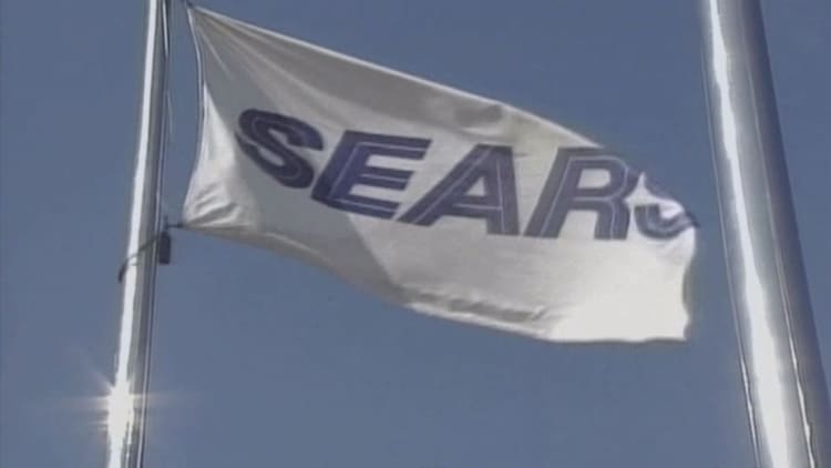 Sears continues to struggle, posting wider quarterly loss