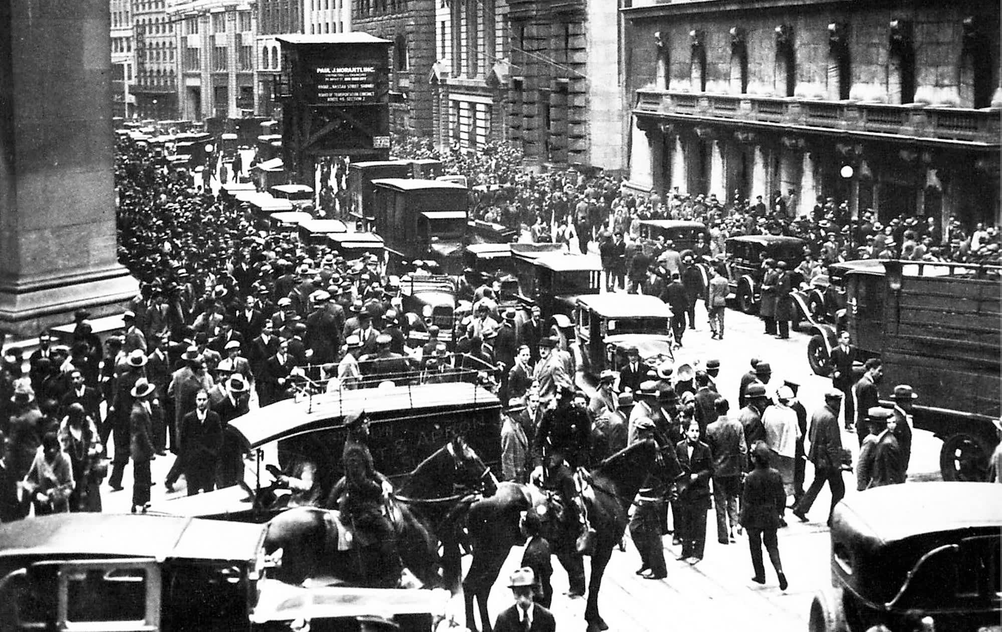 Первый кризис в стране. Великая депрессия в США 1929. Годы Великой депрессии в США 1929-1933. Нью-Йоркская фондовая биржа 1929. Биржа Уолл-стрит в США 24 октября 1929 года.