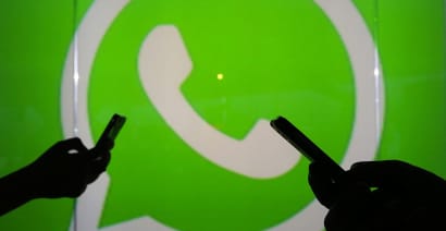 WhatsApp will soon let you slip out of group chats undetected
