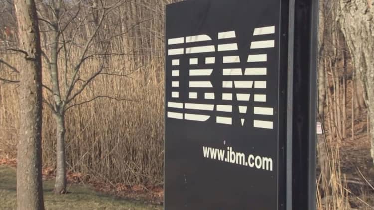 IBM plans to hire 25,000 workers 