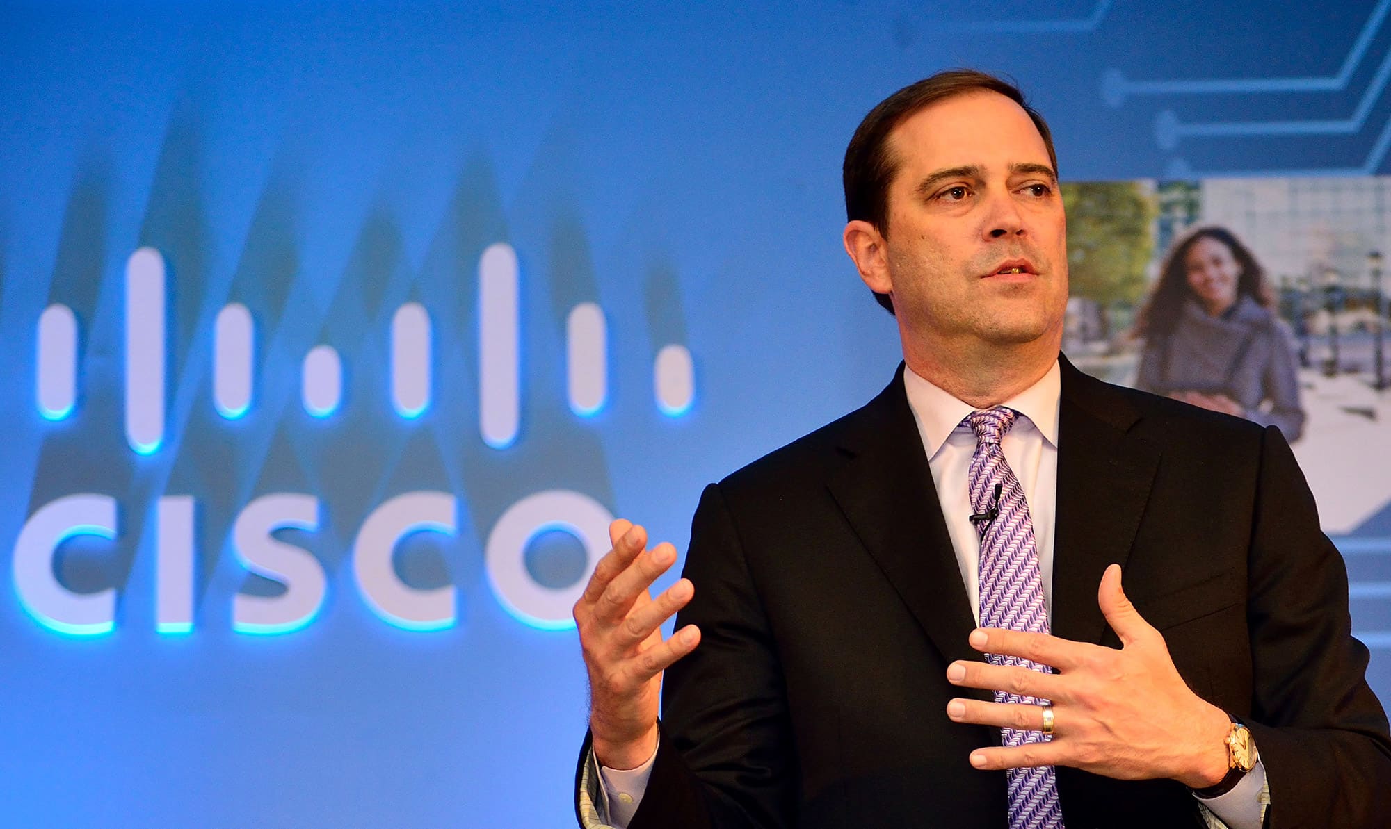 Cisco rises on sunny outlook for the rest of its fiscal year