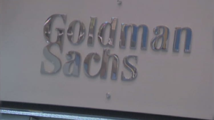 Goldman expands ties to Washington
