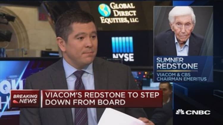 Viacom's Redstone to step down from board