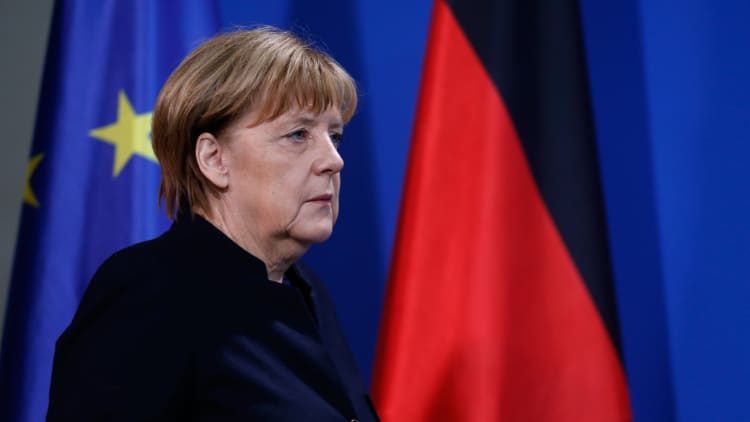 Expert: Identity politics will hurt Merkel's re-election chances
