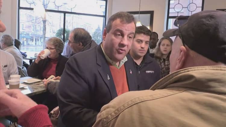 Angry Gov. Chris Christie take to Twitter