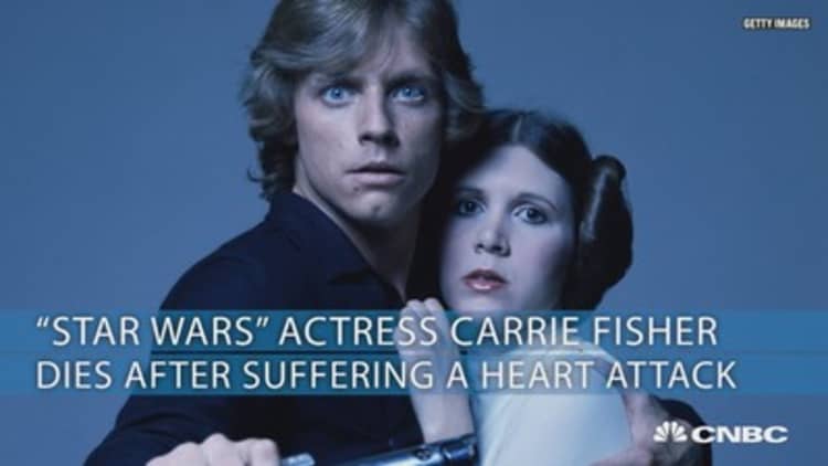"Star Wars" icon Carrie Fisher dies at age 60