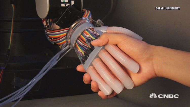 Check out this robotic hand with a human touch