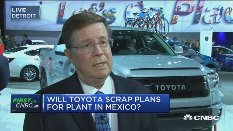 Toyota's Lentz: We won't scrap plans for Mexico
