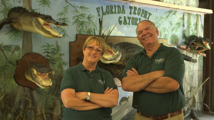 Florida couple makes millions by innovating alligator trapping business