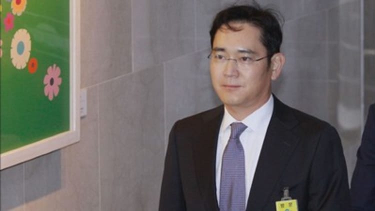 Samsung executive questioned in South Korea corruption probe